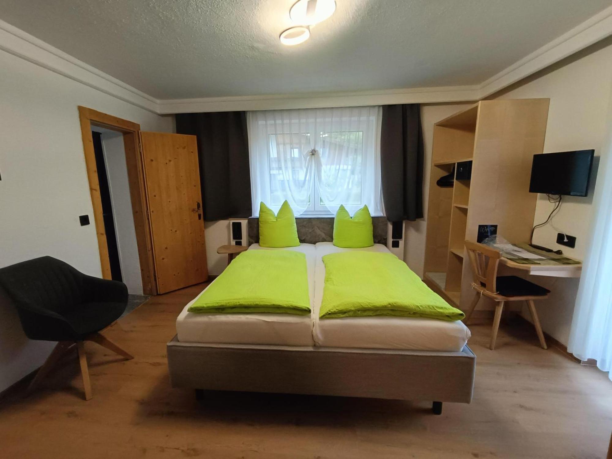 マウラッハ Landhaus Mayr Bed & Breakfast エクステリア 写真